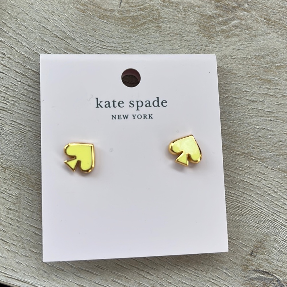 Yellow Spade studs